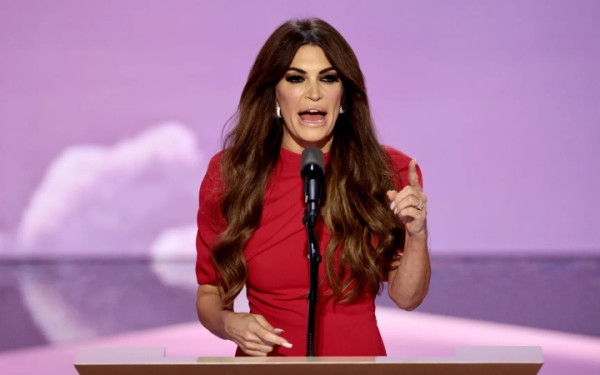 Κίμπερλι Γκίλφοϊλ: Ποια είναι η πρώην παρουσιάστρια του Fox News που προτείνει ο Τραμπ για πρέσβειρα των ΗΠΑ στην Ελλάδα