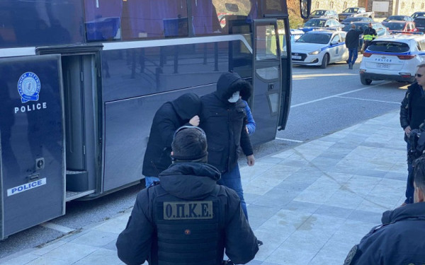 Χαλκιδική: Ελεύθεροι μετά τις απολογίες τους οι πρώτοι 12 για το κύκλωμα με τις πολεοδομικές άδειες - Εγγύηση και όροι στον πρώην δήμαρχο (φωτ.)