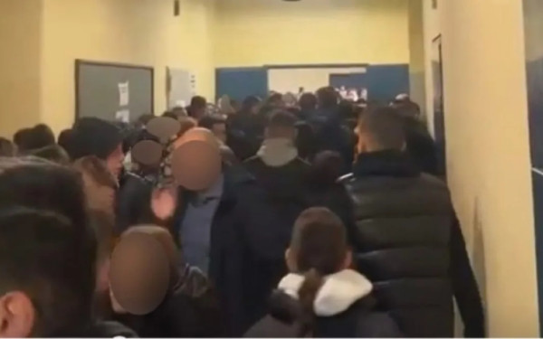 Λάρισα: Επίθεση από συμμαθητές του δέχτηκε μαθητής μετά από φήμες πως παρενόχλησε σεξουαλικά κοπέλα (βίντεο)