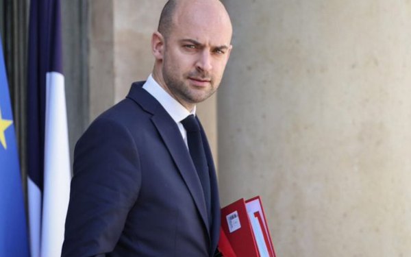 Γαλλία: «Η ΕΕ θα απαντήσει στην επιβολή νέων δασμών του Τραμπ»