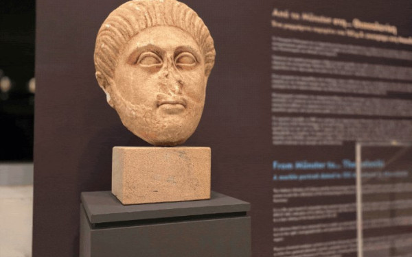 Θεσσαλονίκη: Μία μαρμάρινη κεφαλή στο Αρχαιολογικό Μουσείο «αφηγείται» την ιστορία επαναπατρισμού της