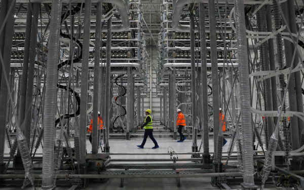 Αλλάζουν οι χρεώσεις στο ρεύμα: Τι προβλέπει η απόφαση της ΡΑΑΕΥ για τις χρεώσεις δικτύου