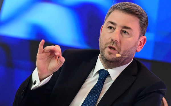 Βαλίτσες για τη Νέα Υόρκη φτιάχνει ο Ανδρουλάκης