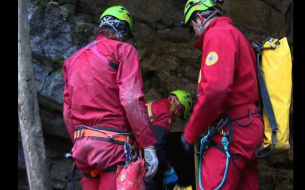 Σητεία: Γυναίκα έπεσε στο σπήλαιο Περιστεράς