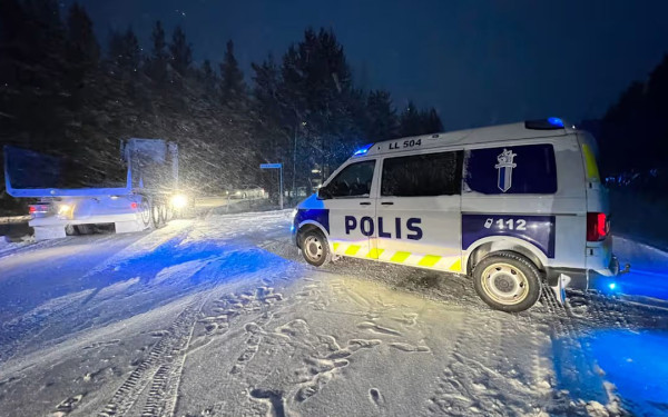 Τροχαίο δυστύχημα με τουριστικό λεωφορείο στο Ροβανιέμι της Φινλανδίας - 2 νεκροί και 37 τραυματίες (βίντεο)