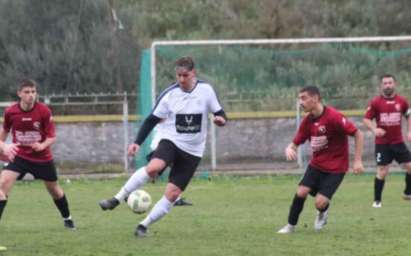 Αμφιλοχία: Νεκρός 27χρονος ποδοσφαιριστής - Το ΙΧ του έπεσε στη θάλασσα (βίντεο)