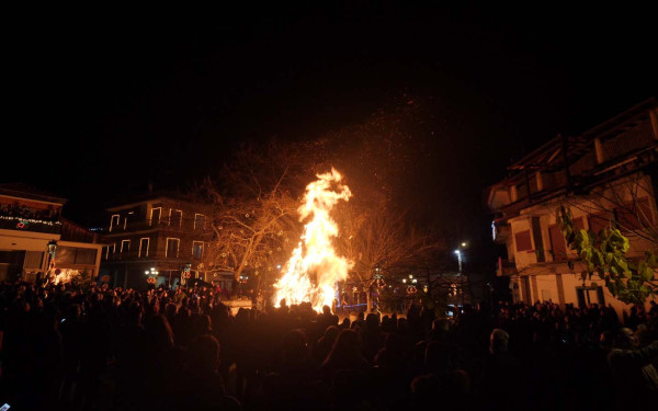 Σήμερα το έθιμο των φωτιών σε Φλώρινα, Πρέσπες, Άργος Ορεστικό και Σιάτιστα Κοζάνης