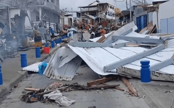 Γαλλία - Μαγιότ: Ξέσπασε φονικός κυκλώνας - Χιλιάδες αναμένονται οι νεκροί