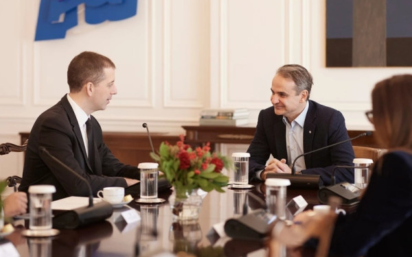 Συνάντηση Μητσοτάκη - Ντούριτς στο Μαξίμου: Η Ελλάδα στηρίζει την ευρωπαϊκή προοπτική της Σερβίας