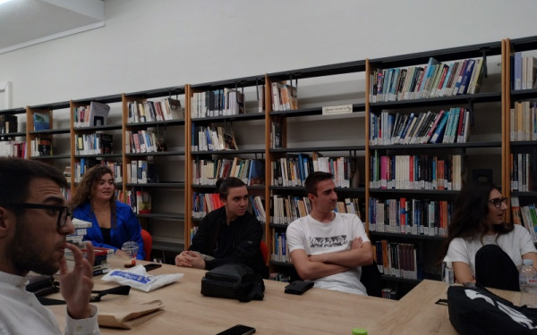 Θεσσαλονίκη: Η «άβυσσος» της σκέψης της Gen Z σε ένα φοιτητικό πείραμα από το Τμήμα Δημοσιογραφίας και ΜΜΕ του ΑΠΘ