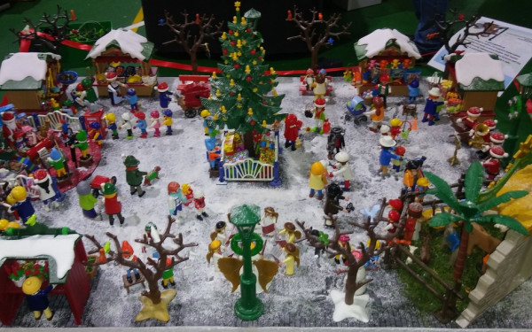 Θεσσαλονίκη: Ένα Χριστουγεννιάτικο χωριό με Playmobil από συλλέκτη μας ξανακάνει παιδιά