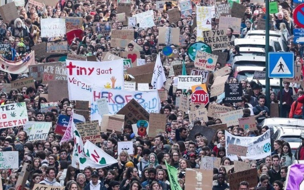 Μαθητικές κινητοποιήσεις για το κλίμα σε όλο τον κόσμο