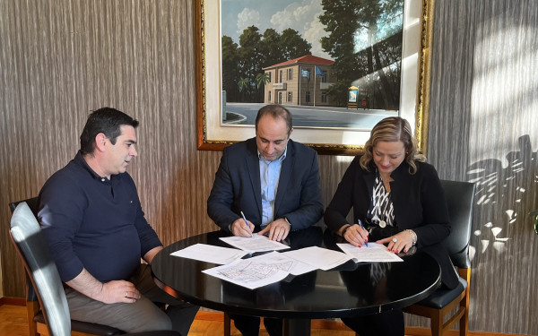 Δήμος Δέλτα: Υπογράφηκε η σύμβαση με ΑΝΕΘ για τις μελέτες βιοκλιματικών αναπλάσεων της Σίνδου