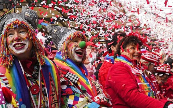 Ωραιόκαστρο: Τσικνοπέμπτη με το Cult Battles και τον Μιχάλη Εμιρλή