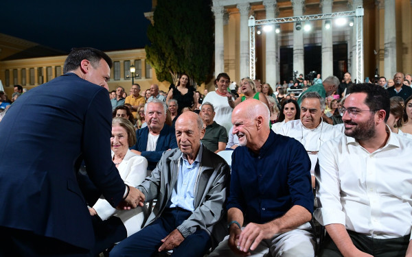 Χ. Δούκας για τον θάνατο του Κ. Σημίτη: «Η σύγχρονη Ελλάδα έχει την υπογραφή του»