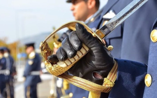 Ένστολοι: Αυτοί είναι οι πίνακες με τους νέους μισθούς - Αναλυτικά τα ποσά