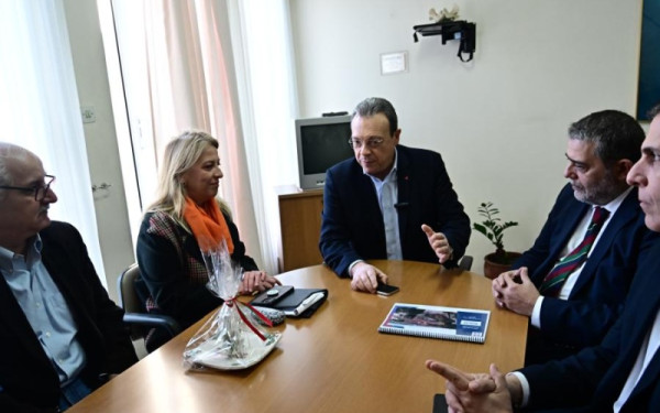 ΣΥΡΙΖΑ: Καταθέτει τροπολογία για την επαναφορά 13ου και 14ου μισθού στο Δημόσιο (βίντεο)