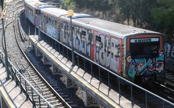 Συναγερμός στο Μοσχάτο: Καπνοί σε βαγόνι του ΗΣΑΠ