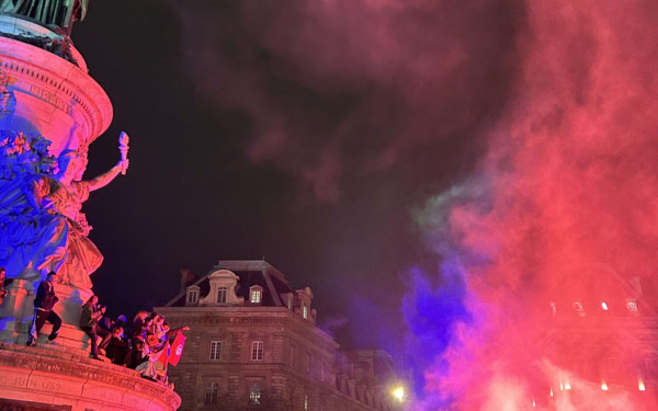 Γαλλία: Πανηγυρίζουν για τον θάνατο του Λεπέν - Δείτε βίντεο