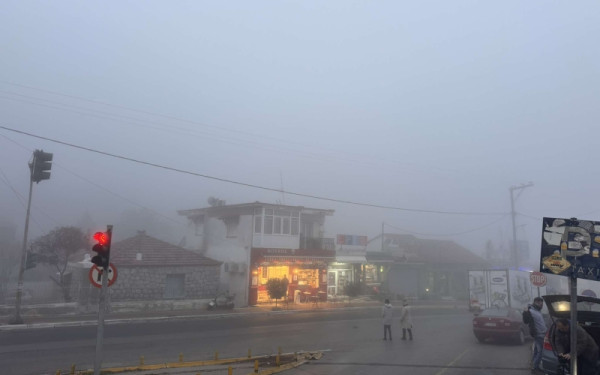 Πυκνή ομίχλη «σκέπασε» την ανατολική Θεσσαλονίκη (φωτ.)