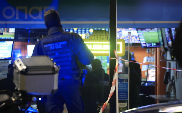 Παλαιό Φάληρο: Ανθρωποκυνηγητό για τους δράστες του φονικού του ιδιοκτήτη πρακτορείου ΟΠΑΠ (βίντεο)