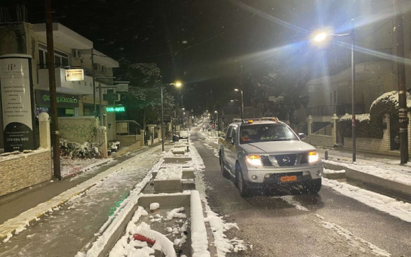 Θεσσαλονίκη: Επιμένει ο χιονιάς σε Χορτιάτη και Ωραιόκαστρο - Ποιοι δρόμοι παραμένουν κλειστοί λόγω παγετού (βίντεο, φωτ.)