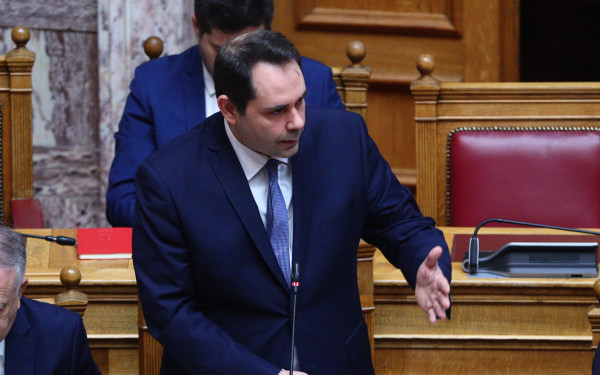 Θ. Πετραλιάς: Επαναφορά δώρων και άδειας στο Δημόσιο σημαίνει επιπλέον δαπάνη που παραβιάζει και αυξάνει το δημόσιο χρέος