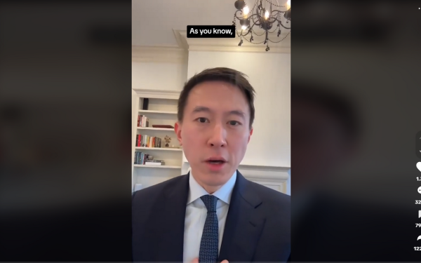 ΗΠΑ: Τι απαντάει ο CEO του TikTok στην απόφαση για κλείσιμο της πλατφόρμας την Κυριακή