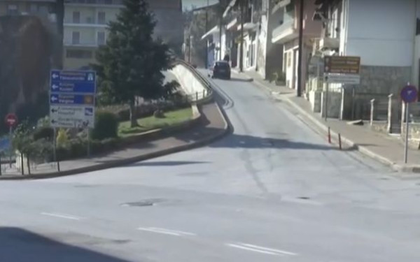 Βέροια: Αστυνομικός παρέσυρε με το αυτοκίνητό του 60χρονη και την εγκατέλειψε αβοήθητη - «Ήμουν στην άκρη του δρόμου» (βίντεο)