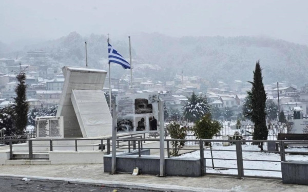 Χειμωνιάτικο σκηνικό σε όλη τη χώρα: Στα λευκά η Βόρεια Ελλάδα - Έντονα καιρικά φαινόμενα στην Κεντρική Ελλάδα -  Πώς θα εξελιχθεί η κακοκαιρία (βίντεο)