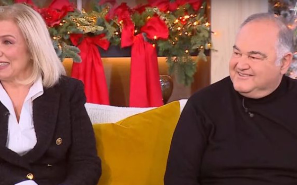 Χάρισε ζωή στον σύντροφό της δίνοντάς του το νεφρό της - Η συγκινητική ιστορία ενός ζευγαριού (βίντεο)