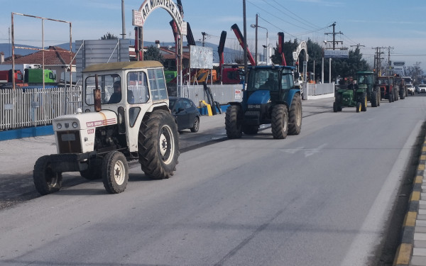 ΥΠΑΑΤ: Εξετάζονται μέτρα για την έμμεση οικονομική ενίσχυση των αγροτών - Απαντήσεις στα αιτήματα τους