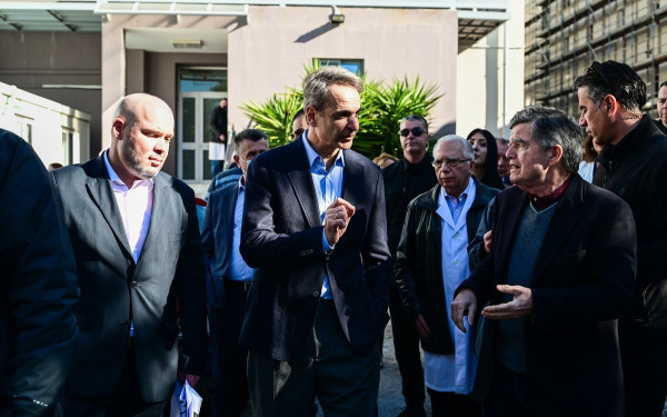 Στα ανακαινισμένα ΤΕΠ στο Ασκληπιείο Βούλας ο Μητσοτάκης: «Η Υγεία αλλάζει βήμα-βήμα»