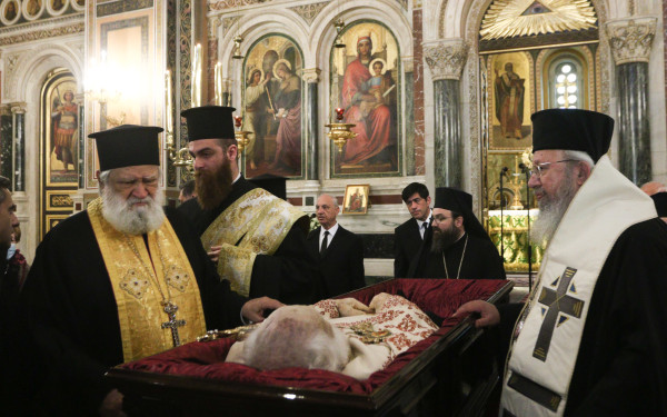 Αναχώρησε από τη Μητρόπολη το σκήνωμα του Αρχιεπισκόπου Αναστάσιου - Την Πέμπτη στα Τίρανα η κηδεία του
