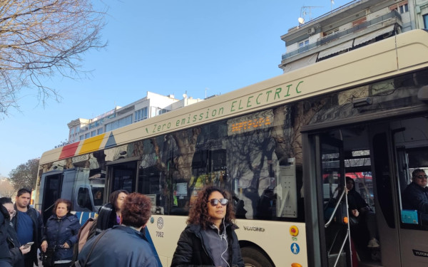 Ταλαιπωρία η μετακίνηση των κατοίκων της Δυτικής Θεσσαλονίκης προς το κέντρο - Πώς επηρεάζουν οι αλλαγές στις γραμμές του ΟΑΣΘ (βίντεο)