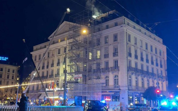 Ελβετία: Φωτιά πήρε το παλαιότερο πολυτελές ξενοδοχείο της χώρας (βίντεο)