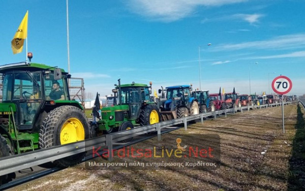 Θεσσαλία: Επεισόδια στα μπλόκα των αγροτών - Δείτε φωτογραφίες