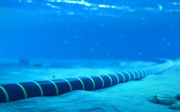 Λετονία: Ζημιά σε υποθαλάσσιο καλώδιο οπτικών ινών στη Βαλτική - Ερευνάται η ανάμιξη ενός πλοίου μεταφοράς χύδην φορτίου