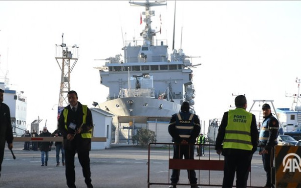 Αλβανία: Ιταλικό πλοίο με 49 αιτούντες ασύλου έφτασε στο λιμάνι Σενγκίν