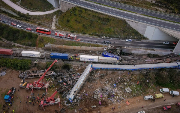 Τέμπη: Σταμάτησαν οι έρευνες στο Κουλούρι, στο μηχανοστάσιο του Ρέντη το κλιμάκιο της Πυροσβεστικής (βίντεο)