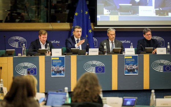 Τζιτζικώστας: «Να διασφαλίσουμε ότι η ναυτιλία παραμένει ζωτικός παράγοντας στην παγκόσμια οικονομία»