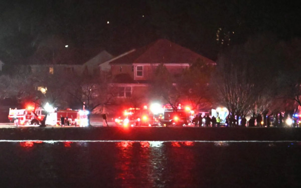 ΗΠΑ: Αεροπλάνο με 64 επιβάτες συγκρούστηκε με ελικόπτερο του στρατού πάνω από την Ουάσινγκτον - Έχουν ανασυρθεί 18 πτώματα (βίντεο)