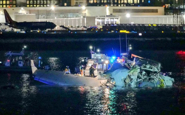 Αεροπορική τραγωδία στις ΗΠΑ: Ανακτήθηκαν τα μαύρα κουτιά του επιβατικού αεροσκάφους - Δεν υπάρχουν επιζώντες, έχουν ανασυρθεί 48 σοροί