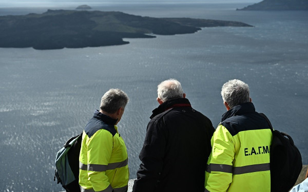 Σαντορίνη: Αυτοψία Ε. Λέκκα με κλιμάκιο της ΕΑΓΜΕ στο τελεφερίκ στην Καλντέρα