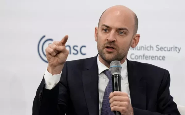 Ζαν-Νοέλ Μπαρό: Η πολιτική των ΗΠΑ στη Μέση Ανατολή αποτελεί πηγή απρόβλεπτων κινδύνων - Να ξεκινήσουν νέες διαπραγματεύσεις για τα Στενά του Ορμούζ