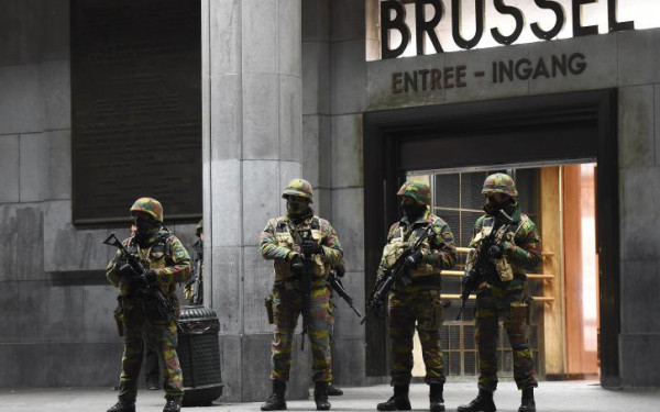 Ανταλλαγή πυρών στο μετρό των Βρυξελλών (βίντεο)