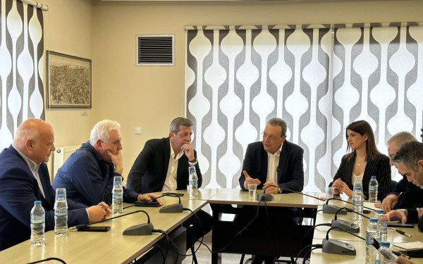 Φάμελλος με διοίκηση ΕΚΘ: «Το φαινόμενο των εργαζομένων φτωχών είναι η Ελλάδα του κ. Μητσοτάκη»