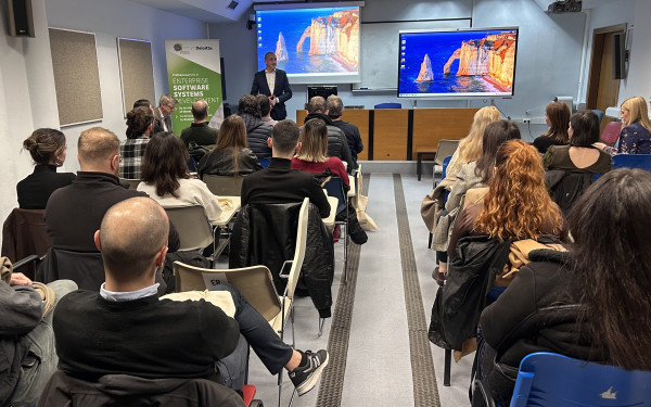 ΠΑΜΑΚ: Ιστορίες «brain gain» στο πρώτο Επαγγελματικό Μεταπτυχιακό Ανακατεύθυνσης στην Ελλάδα με τη Deloitte