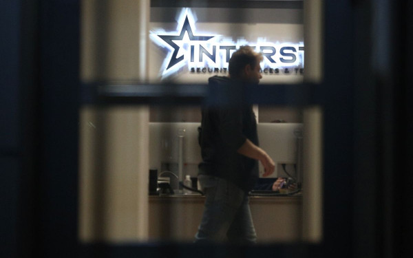 Τέμπη: Έφοδος της αστυνομίας στην εταιρεία που κατέθεσε τα βίντεο - Πήραν τους servers (βίντεο)