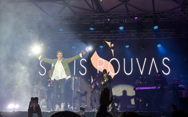 Ξάνθη: Το αδιαχώρητο στη συναυλία του Ρουβά με την έναρξη του καρναβαλιού